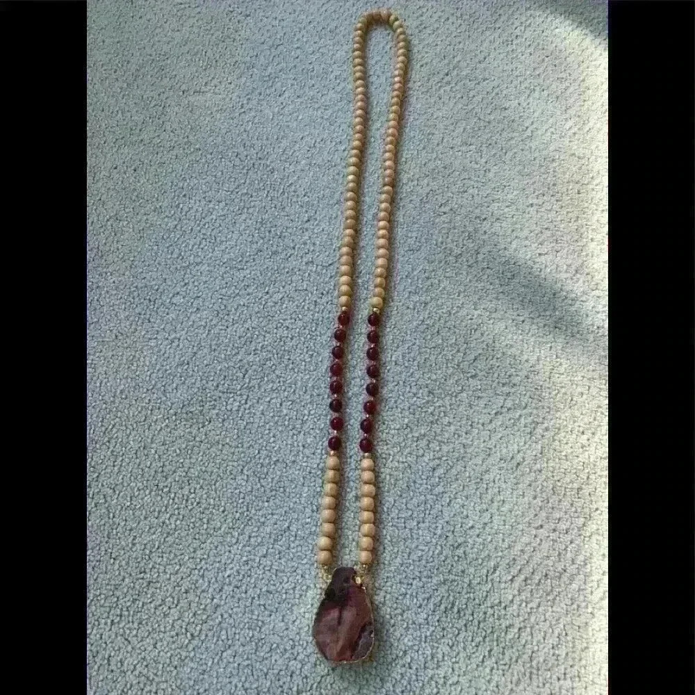 22 inch Beaded  necklace with Agate stone pendant.